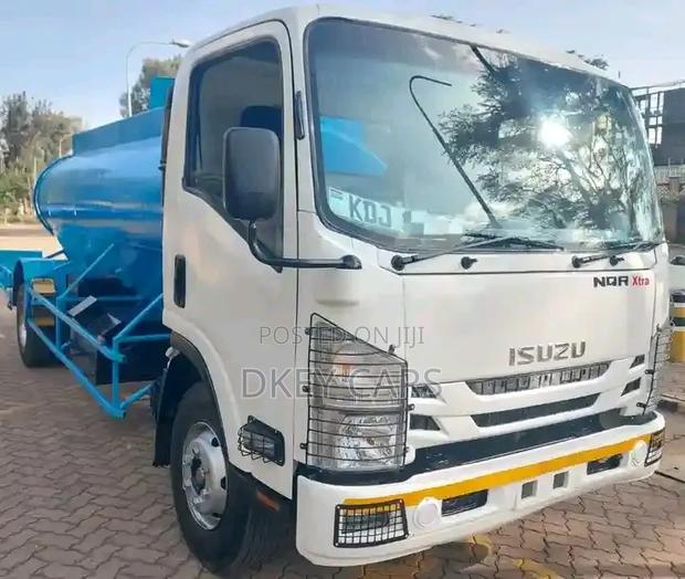 Isuzu NQR Xtra - main view