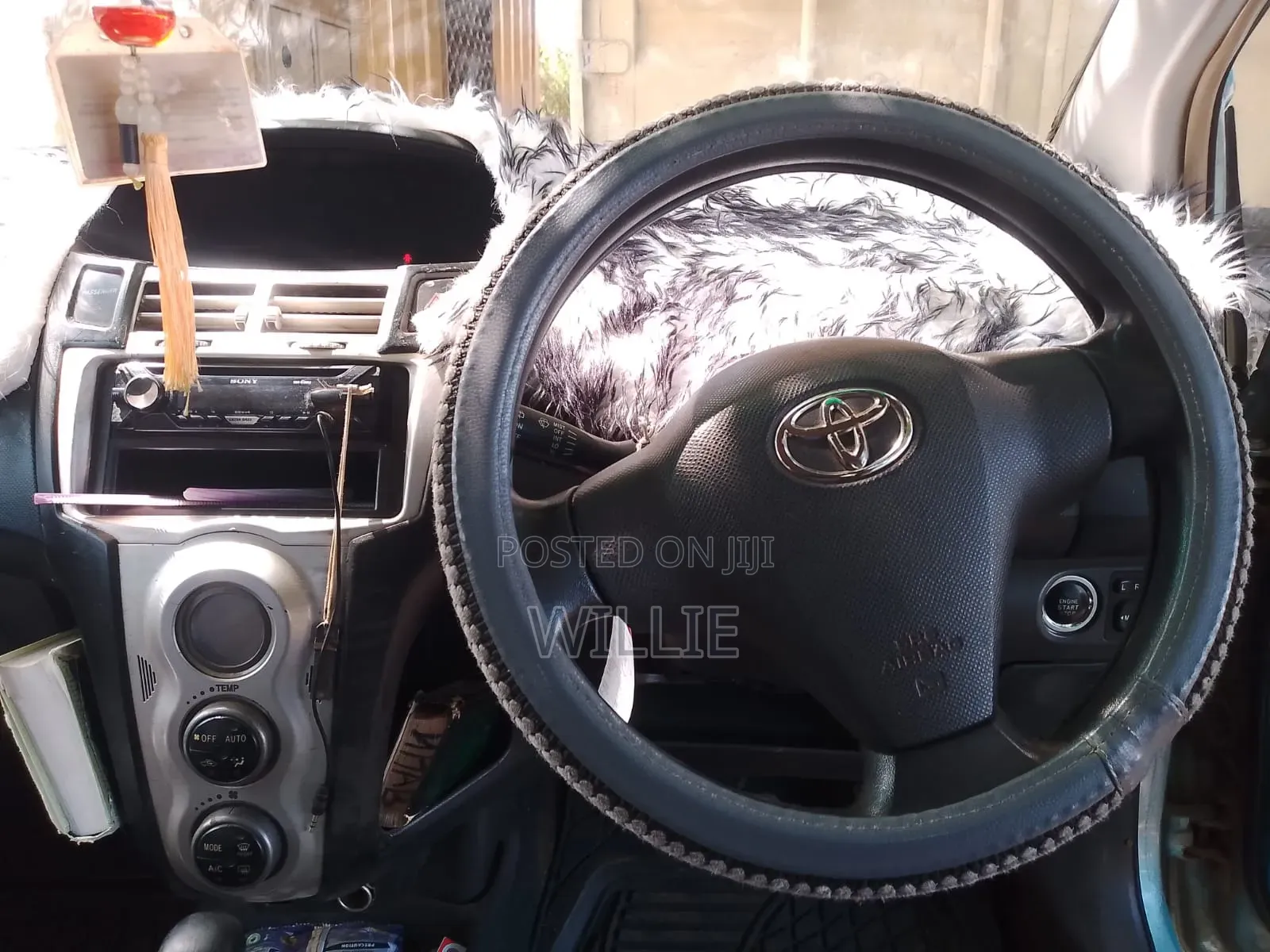 Toyota Vitz 2010 Blue