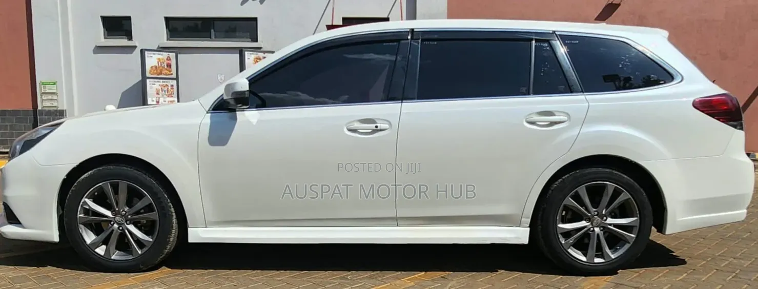Subaru Legacy 2.5i 2013 White