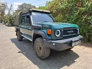 Toyota Land Cruiser 79 Series 2014 Green
