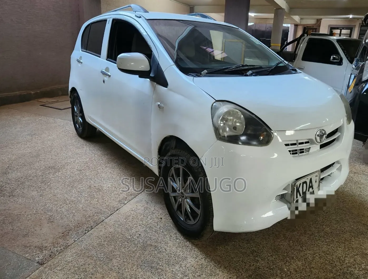 Toyota Pixis 2013 White