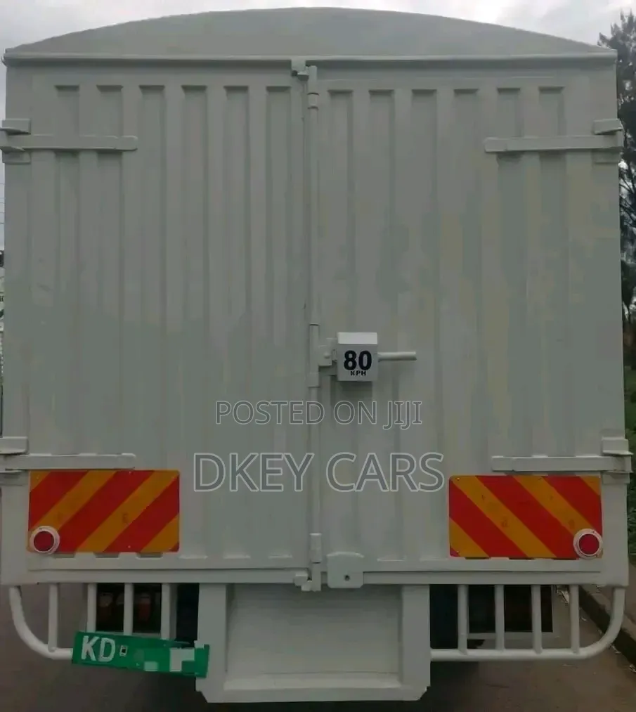 Isuzu FRR90