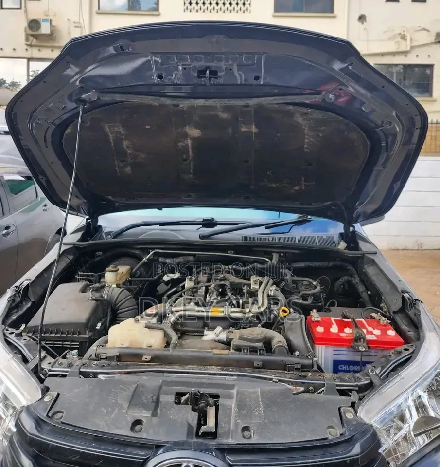 Toyota Hilux 2016 Gray