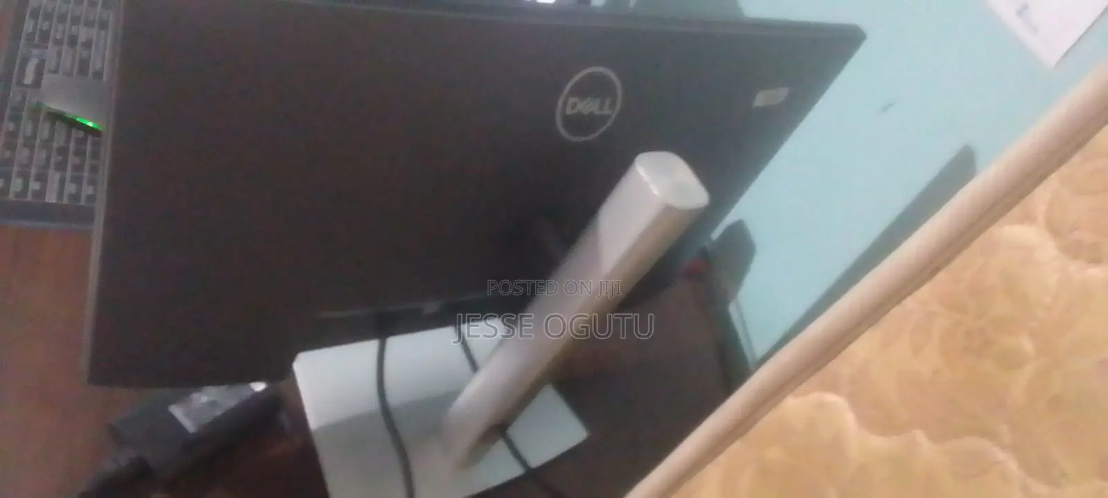 DELL 24inch Monitor. 60 Hz. Frameless.