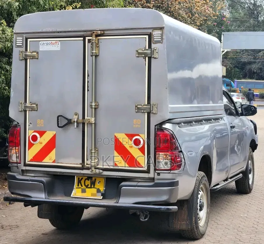 Toyota Hilux 2019 Silver