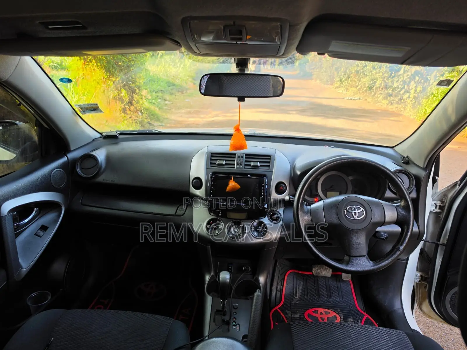 Toyota RAV4 2010 White
