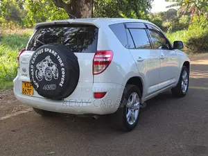 Toyota RAV4 2010 White
