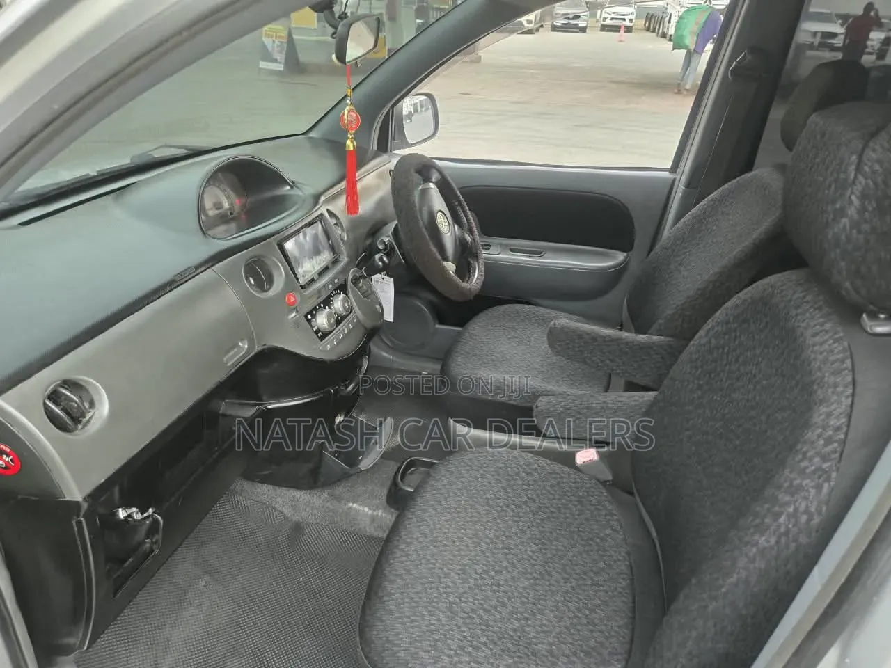 Toyota Sienta 2011 White