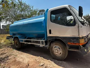 Mitsubishi Fuso 2006 White
