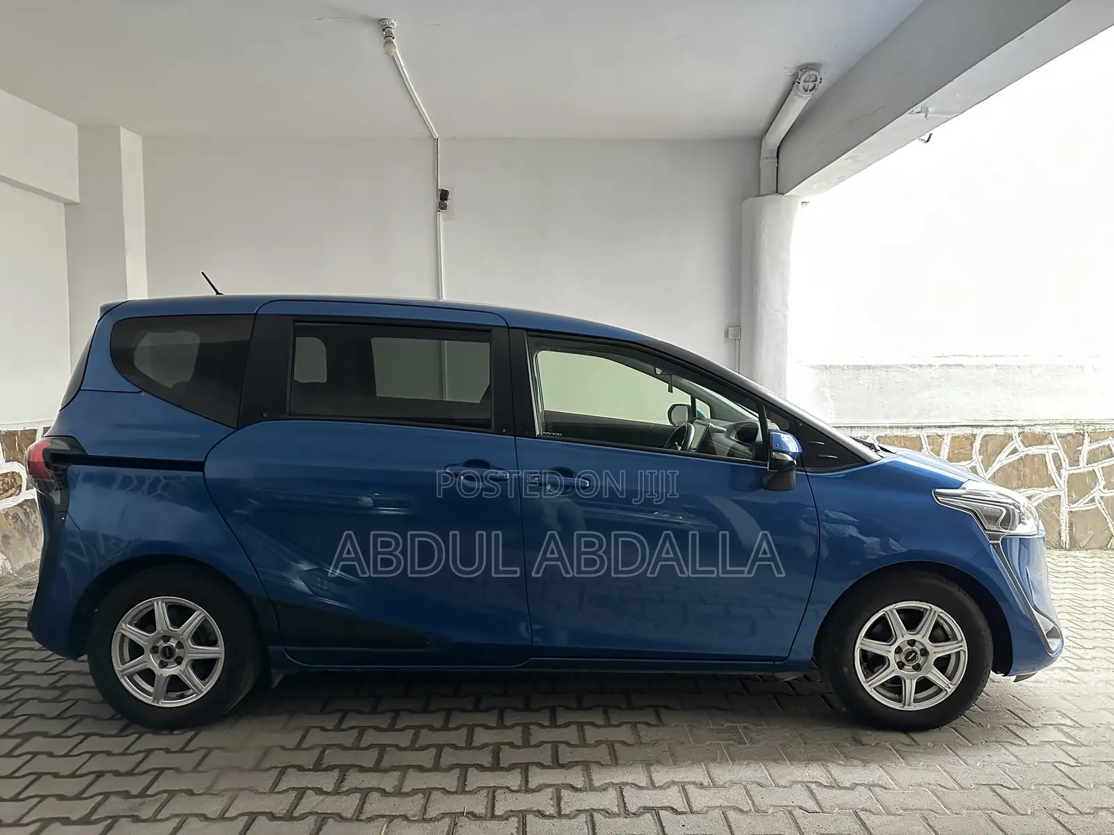 Toyota Sienta 1.5 FWD (6-seater) 2018 Blue