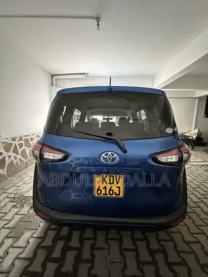 Toyota Sienta 1.5 FWD (6-seater) 2018 Blue