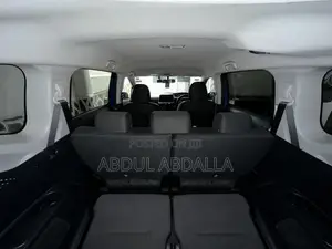 Toyota Sienta 1.5 FWD (6-seater) 2018 Blue