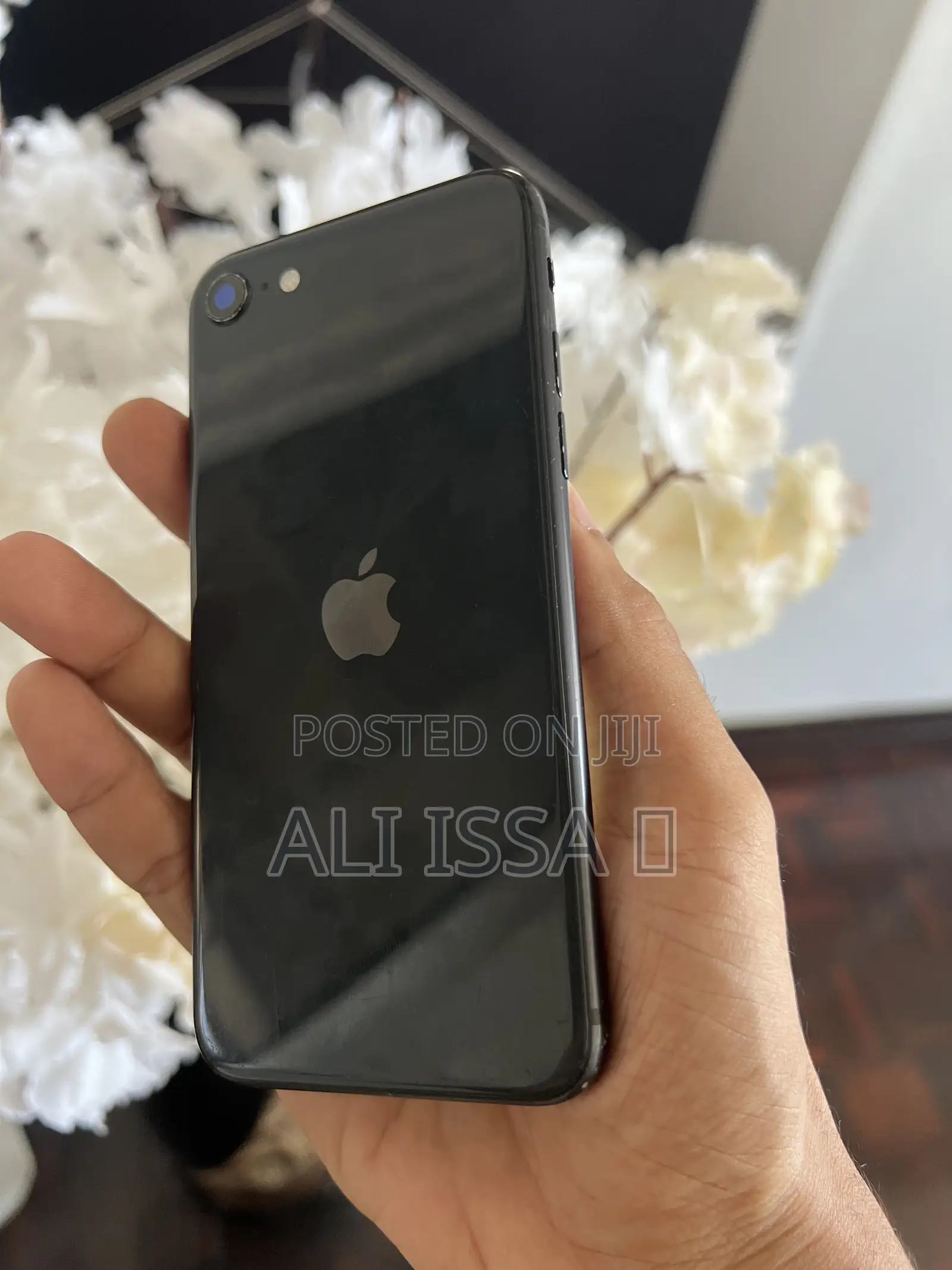 Apple iPhone SE (2020) 64 GB Black