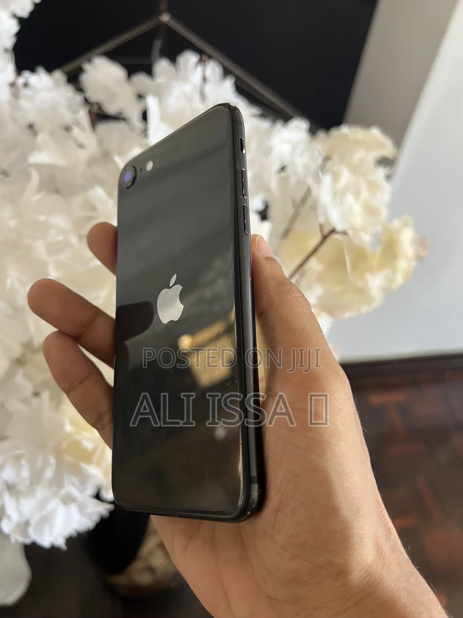 Apple iPhone SE (2020) 64 GB Black