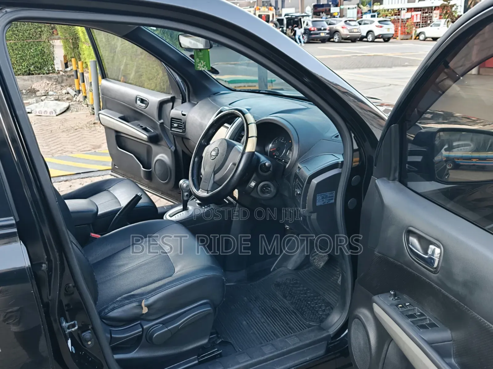 Nissan X-Trail 2.0 Petrol XE 2012 Black