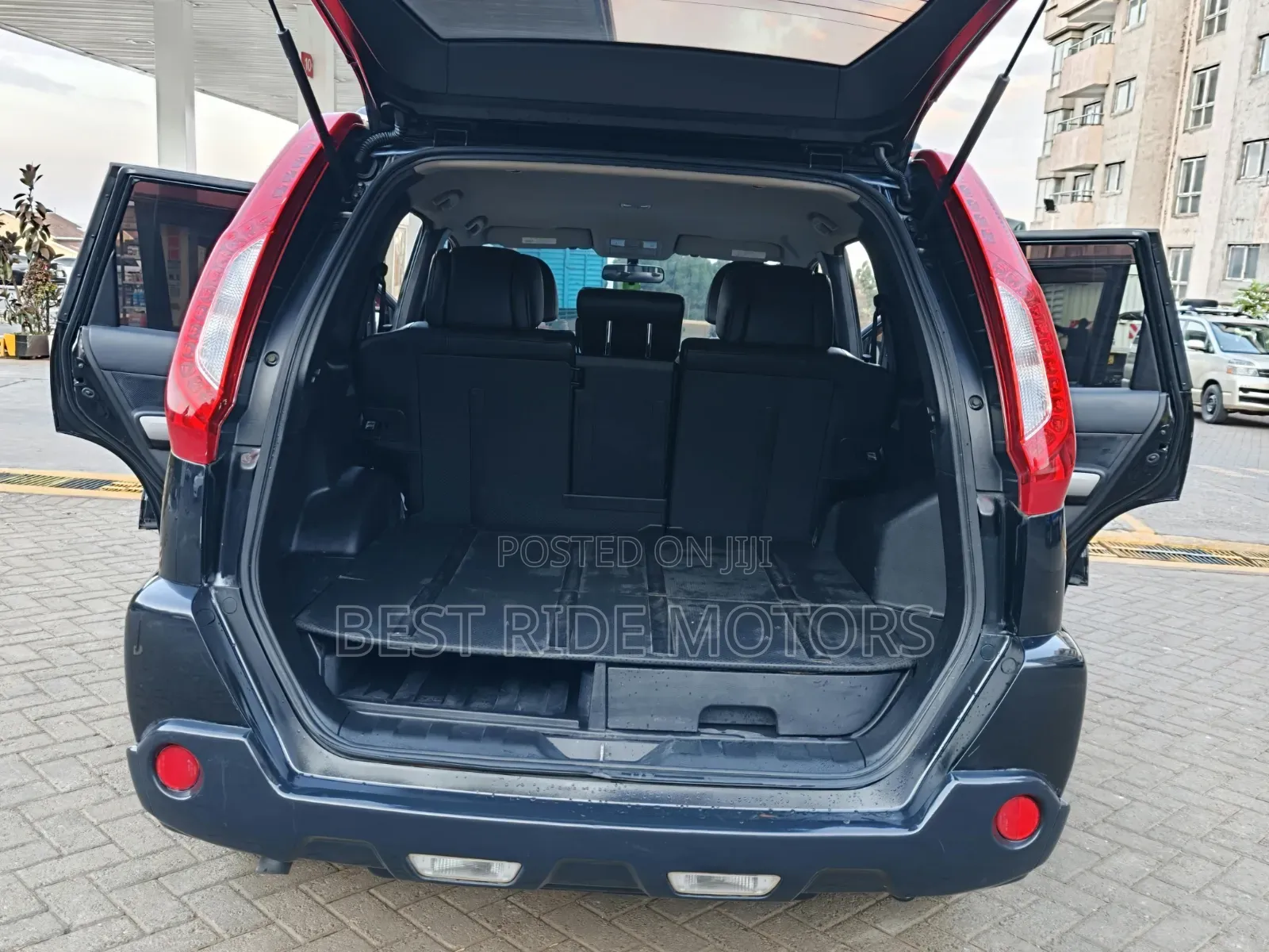 Nissan X-Trail 2.0 Petrol XE 2012 Black