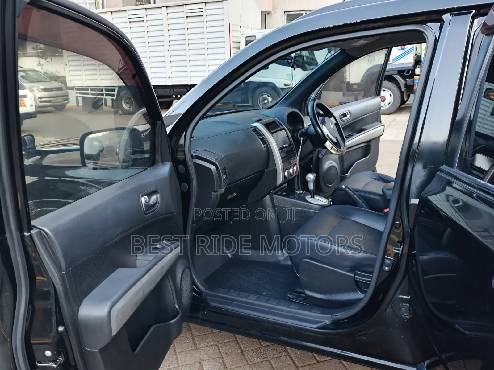 Nissan X-Trail 2.0 Petrol XE 2012 Black