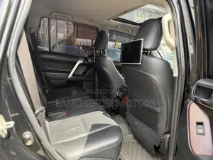 Toyota Land Cruiser Prado 2016 Black