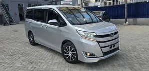 Toyota Noah 2019 Silver