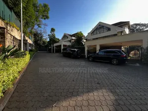 5bdrm Townhouse/Terrace in Lavington, Muthangari for sale