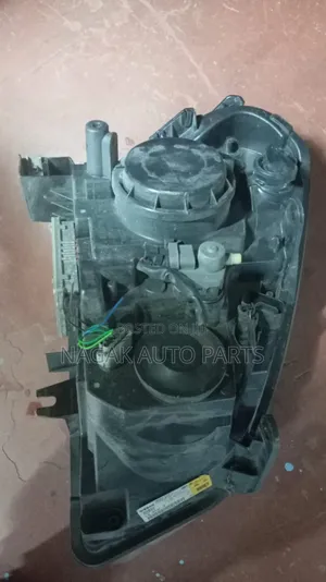 Dualis 2012 Xenon Headlight