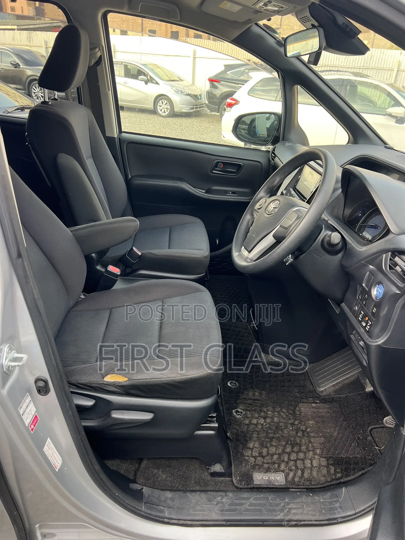 Toyota Voxy Hybrid V 2WD 7-Seater 2019 Silver