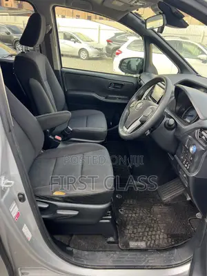 Toyota Voxy Hybrid V 2WD 7-Seater 2019 Silver