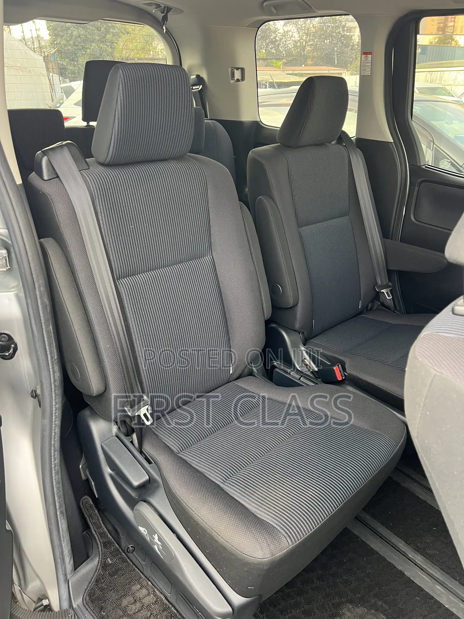 Toyota Voxy Hybrid V 2WD 7-Seater 2019 Silver
