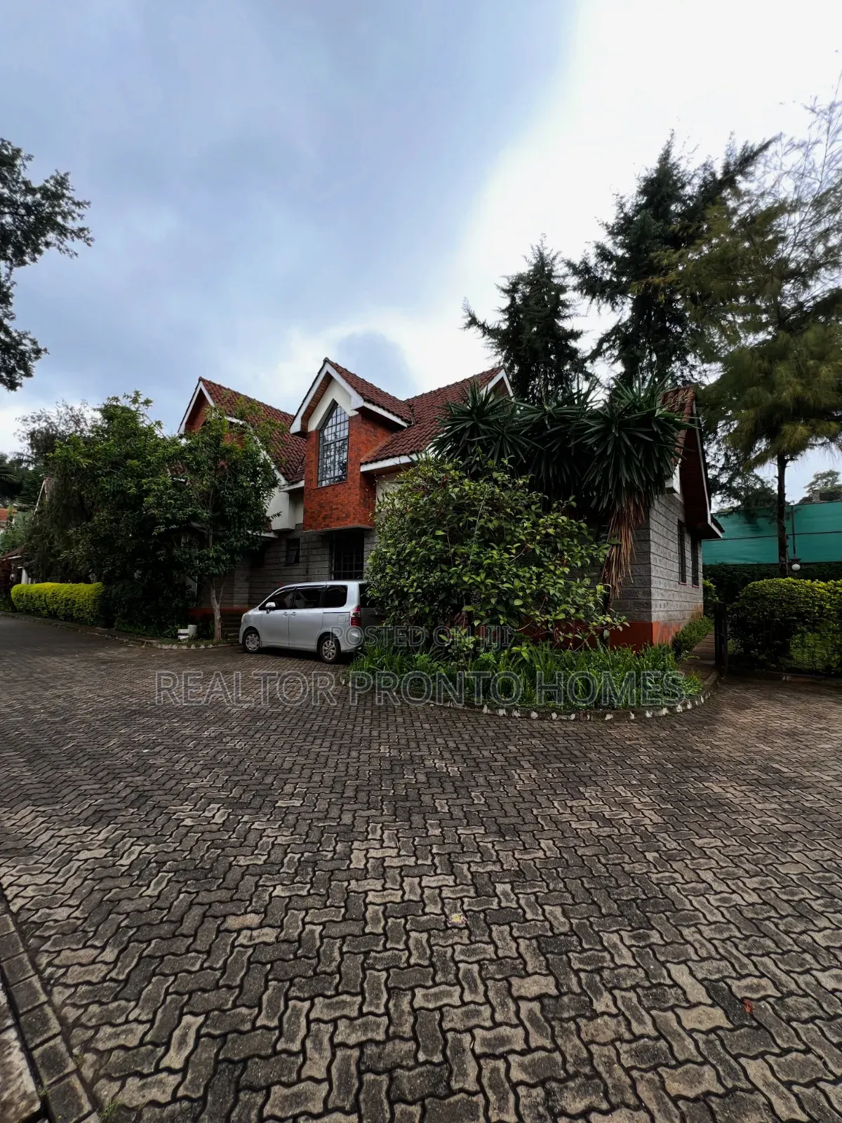 4bdrm Townhouse/Terrace in Lavington, Muthangari for sale