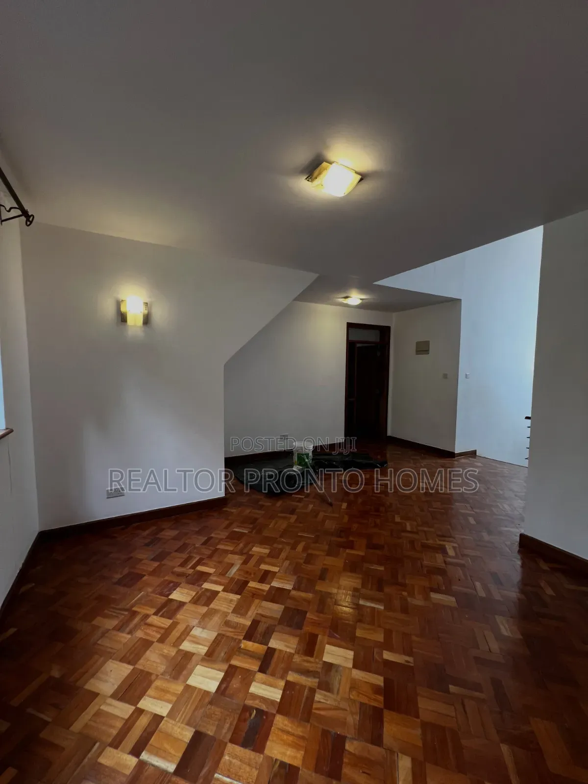 4bdrm Townhouse/Terrace in Lavington, Muthangari for sale
