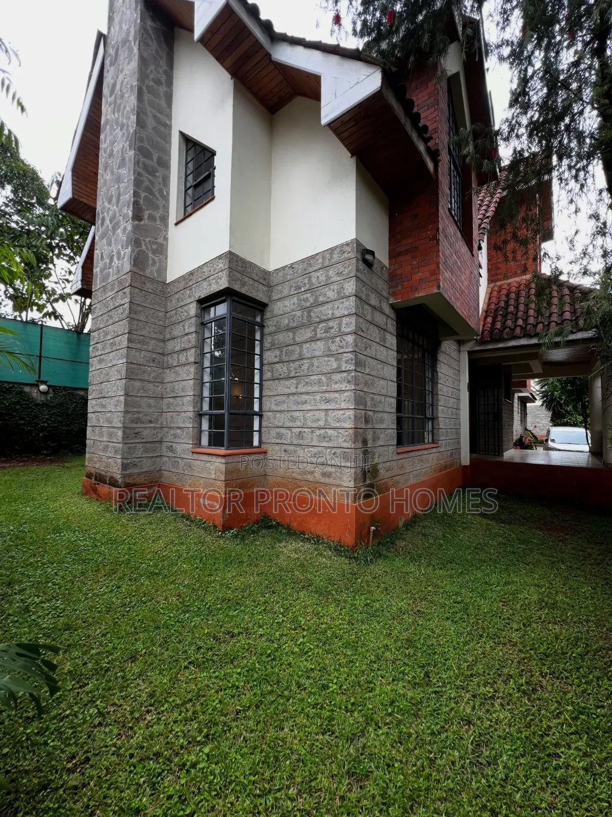 4bdrm Townhouse/Terrace in Lavington, Muthangari for sale