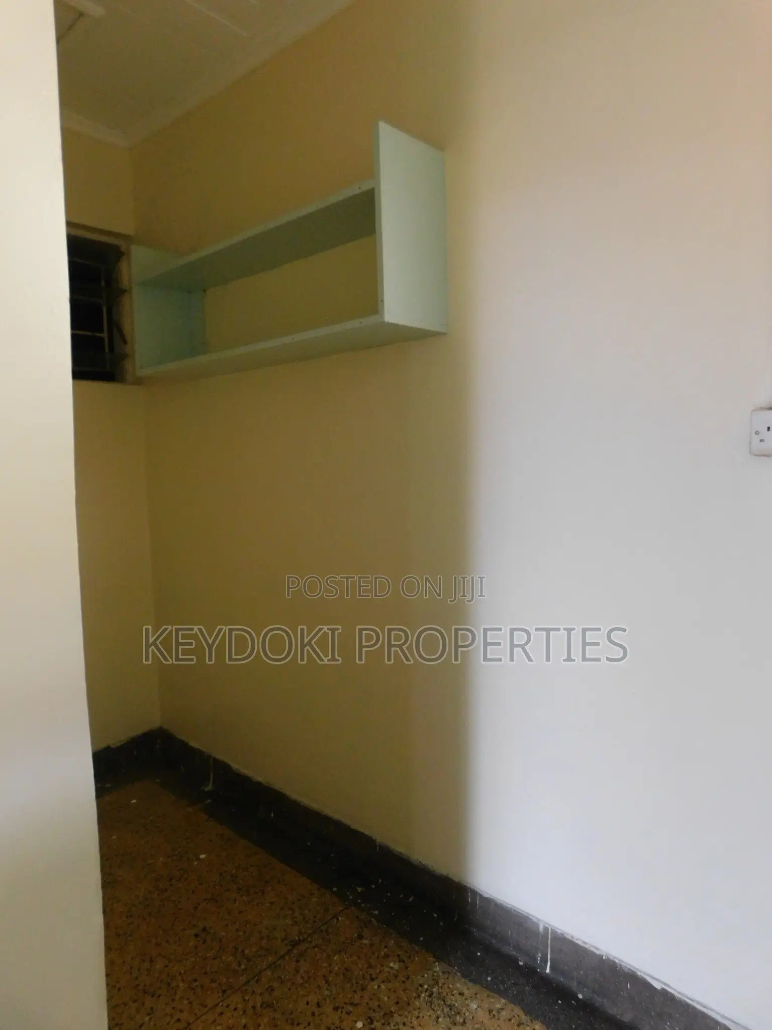 2bdrm Apartment in Seasons for rent