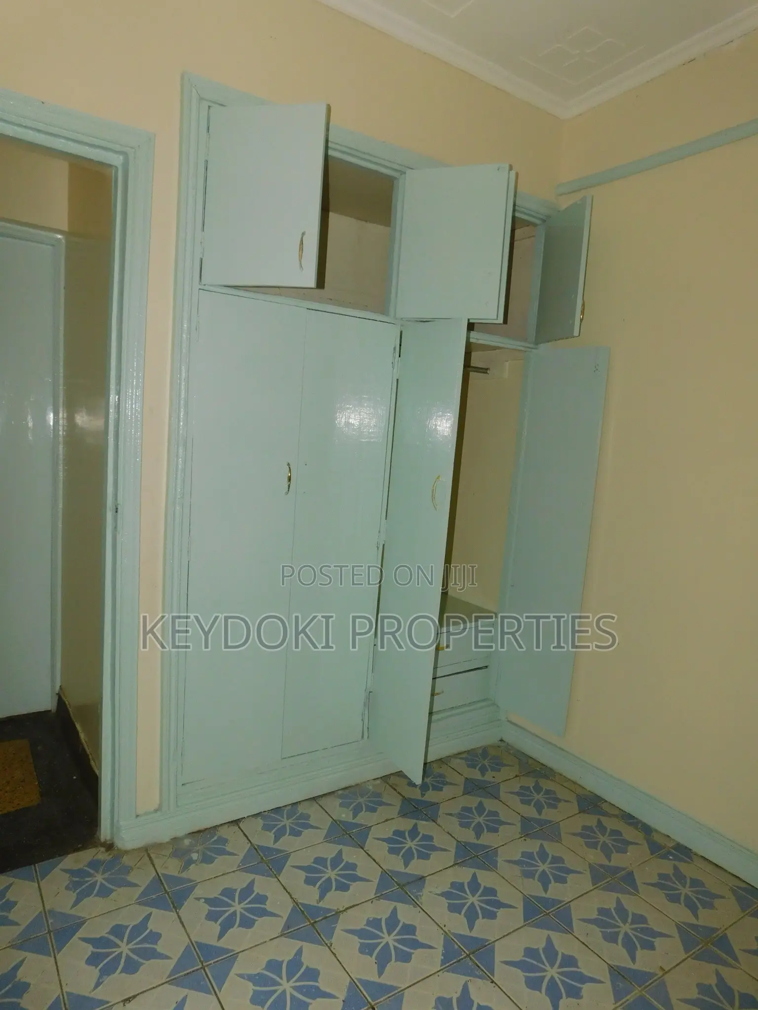 2bdrm Apartment in Seasons for rent