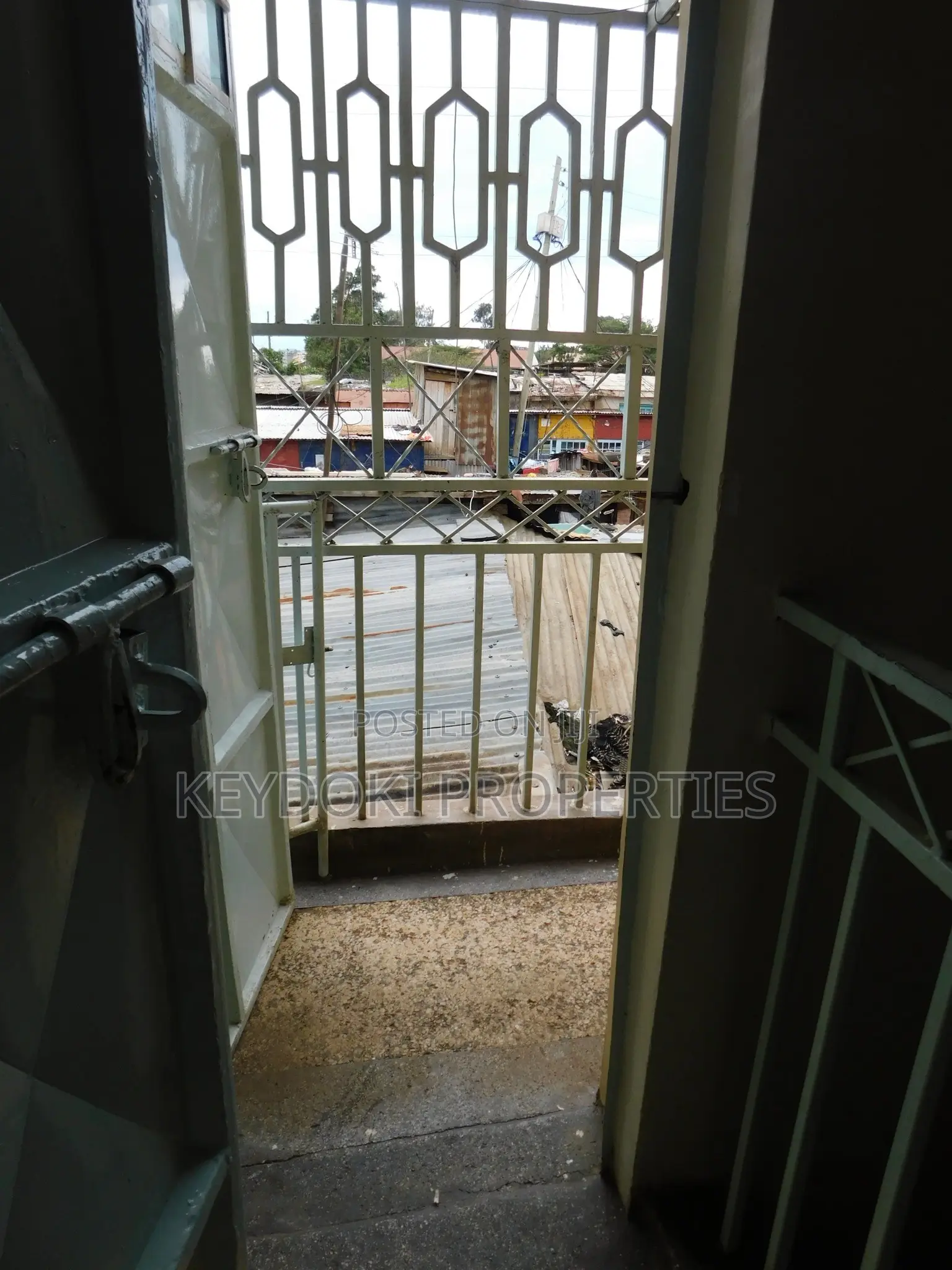 2bdrm Apartment in Seasons for rent