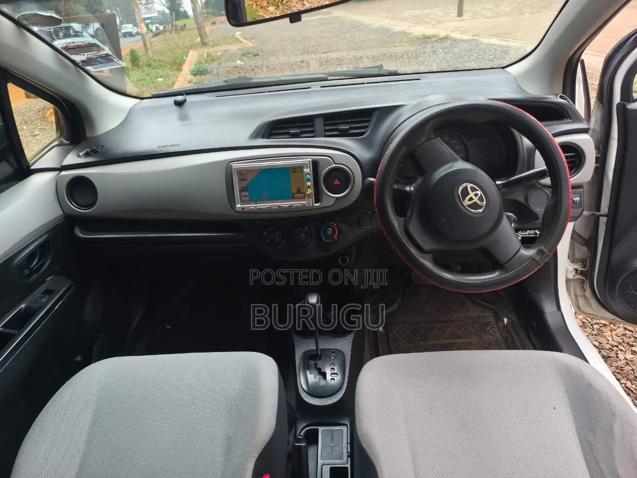 Toyota Vitz 2013 White