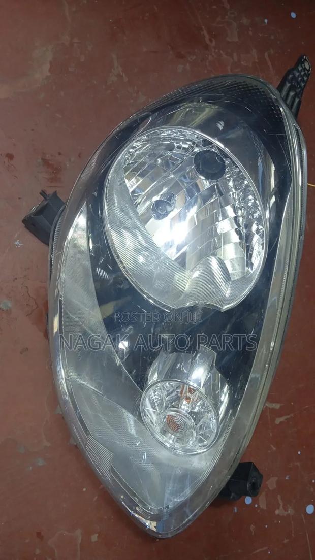 Nissan March2015 Headlight - main view