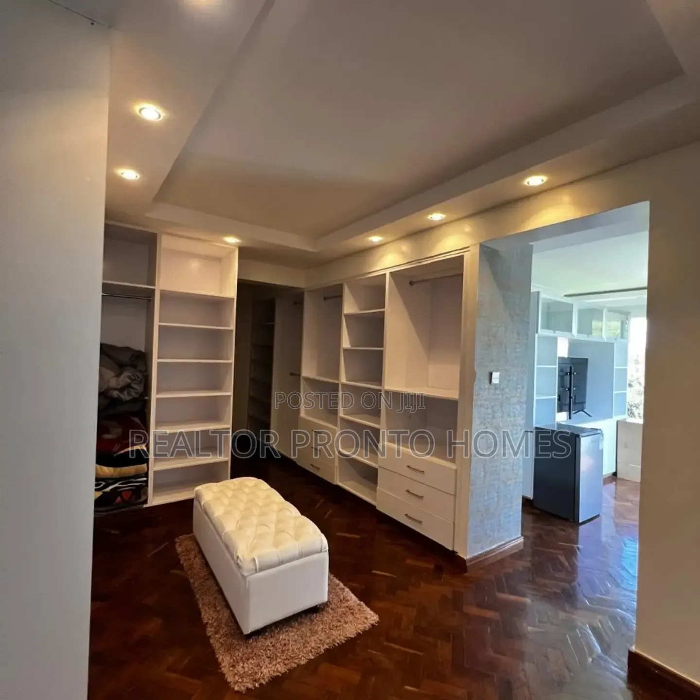 11bdrm House in Karen, Hardy for sale