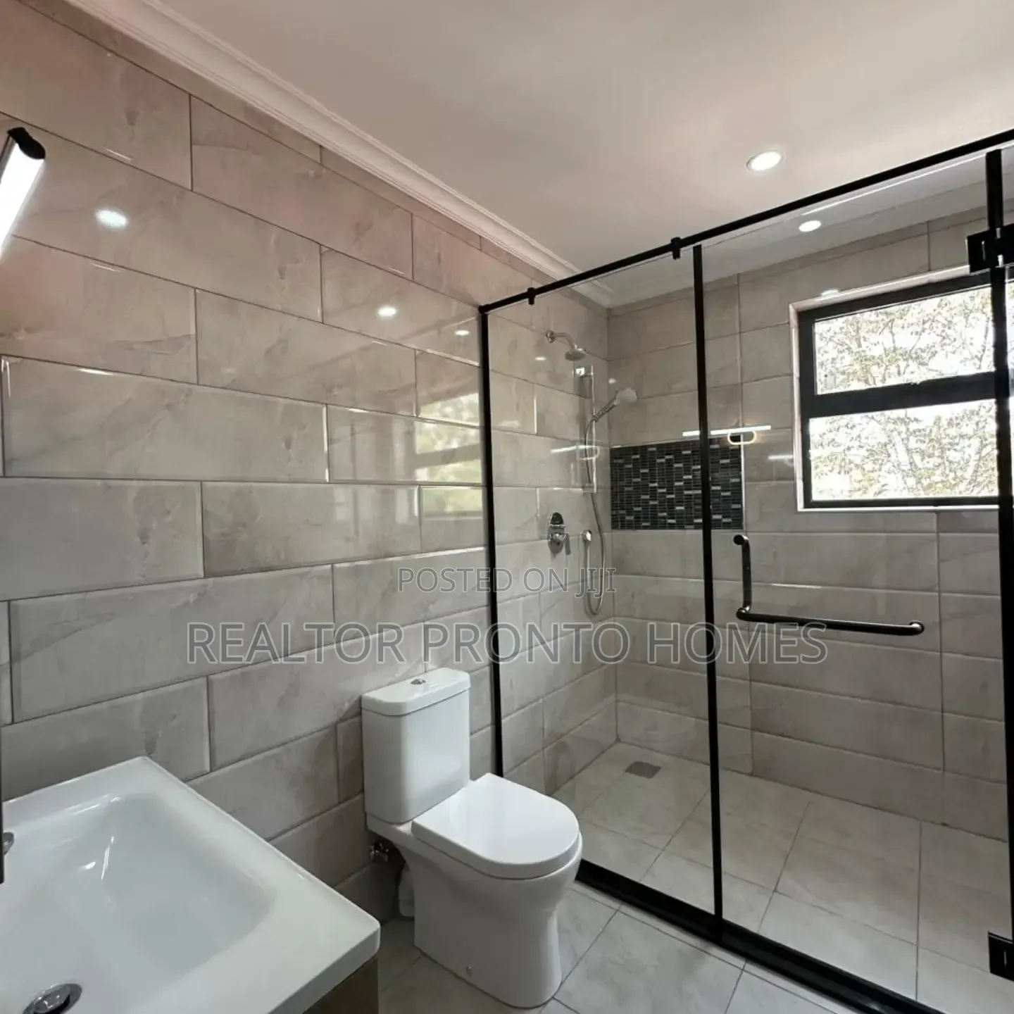 11bdrm House in Karen, Hardy for sale