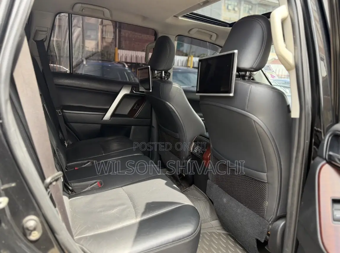 Toyota Land Cruiser 2016 Black