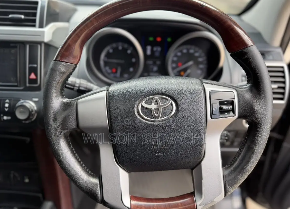 Toyota Land Cruiser 2016 Black