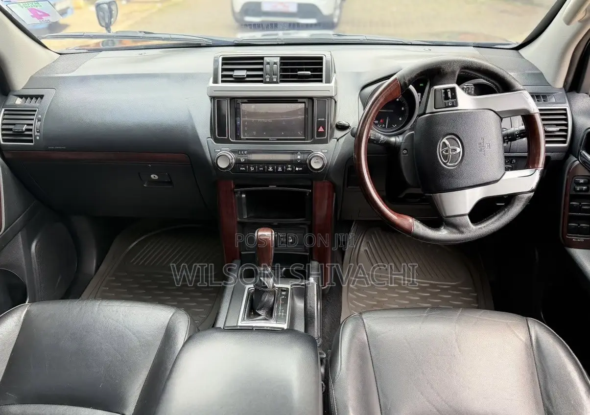 Toyota Land Cruiser 2016 Black