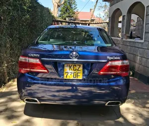 Toyota Crown 2013 Blue