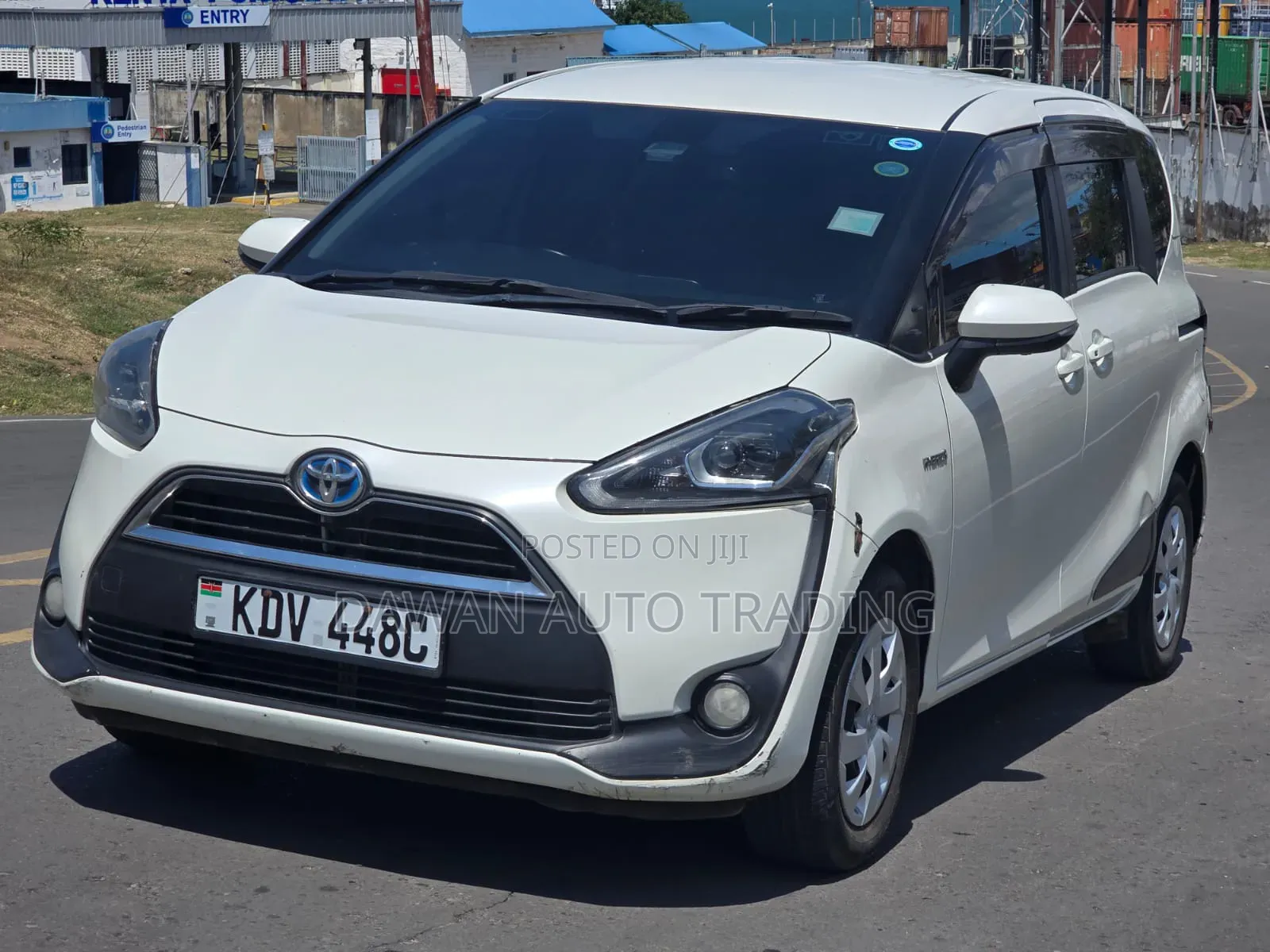 Toyota Sienta 2018 White