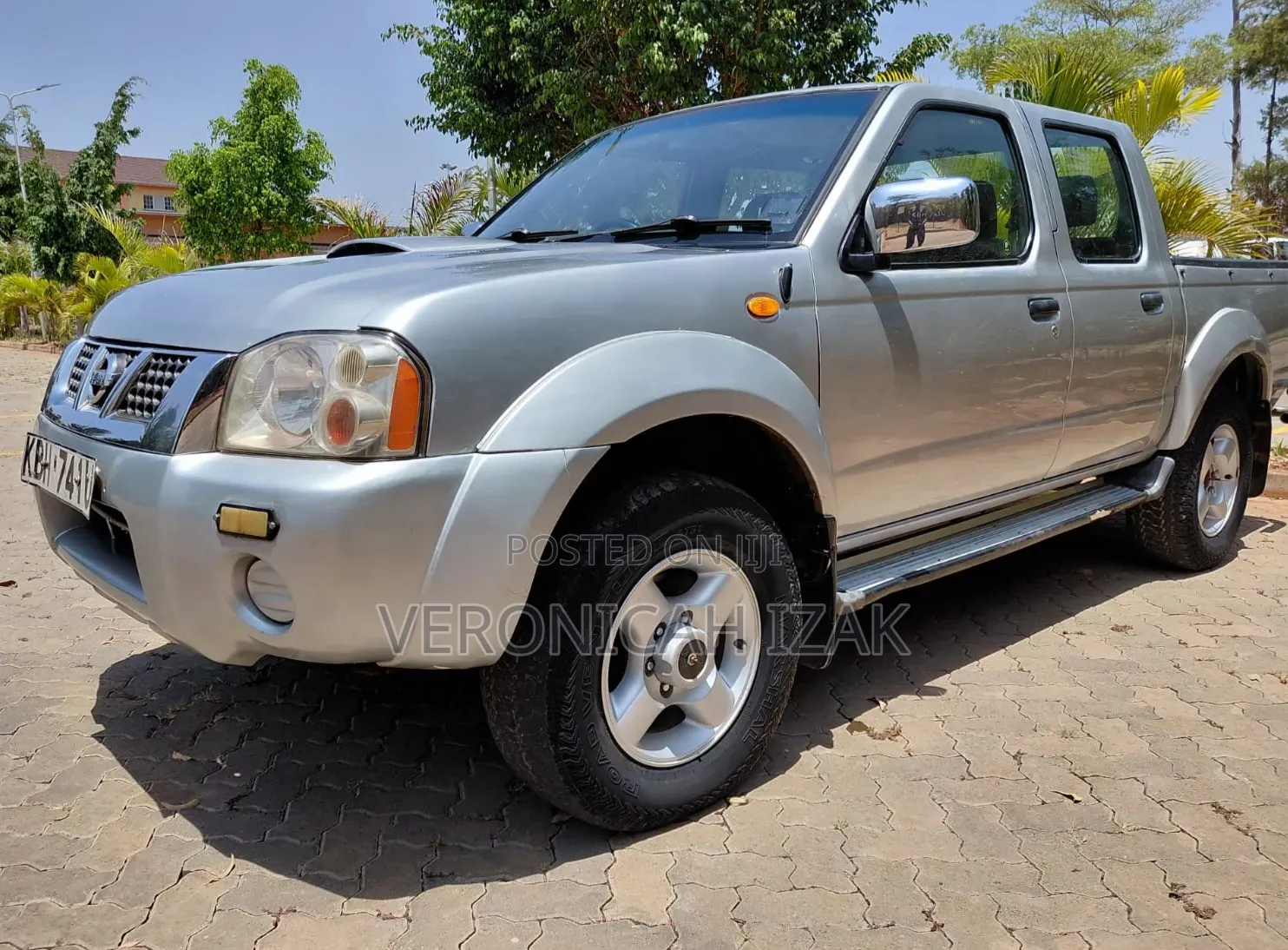 Nissan Hardbody 2005 Gray