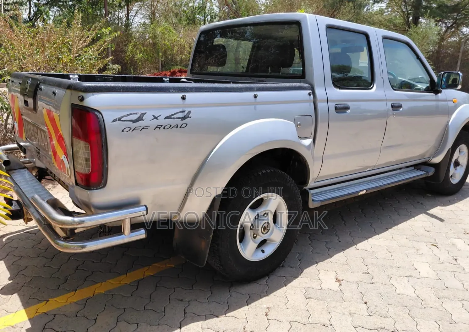 Nissan Hardbody 2005 Gray