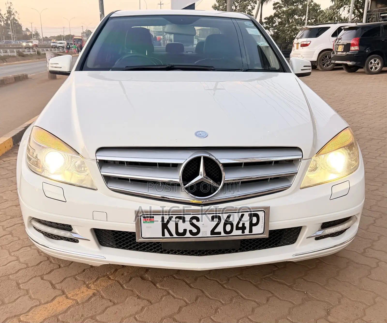 Mercedes-Benz C200 2011 White