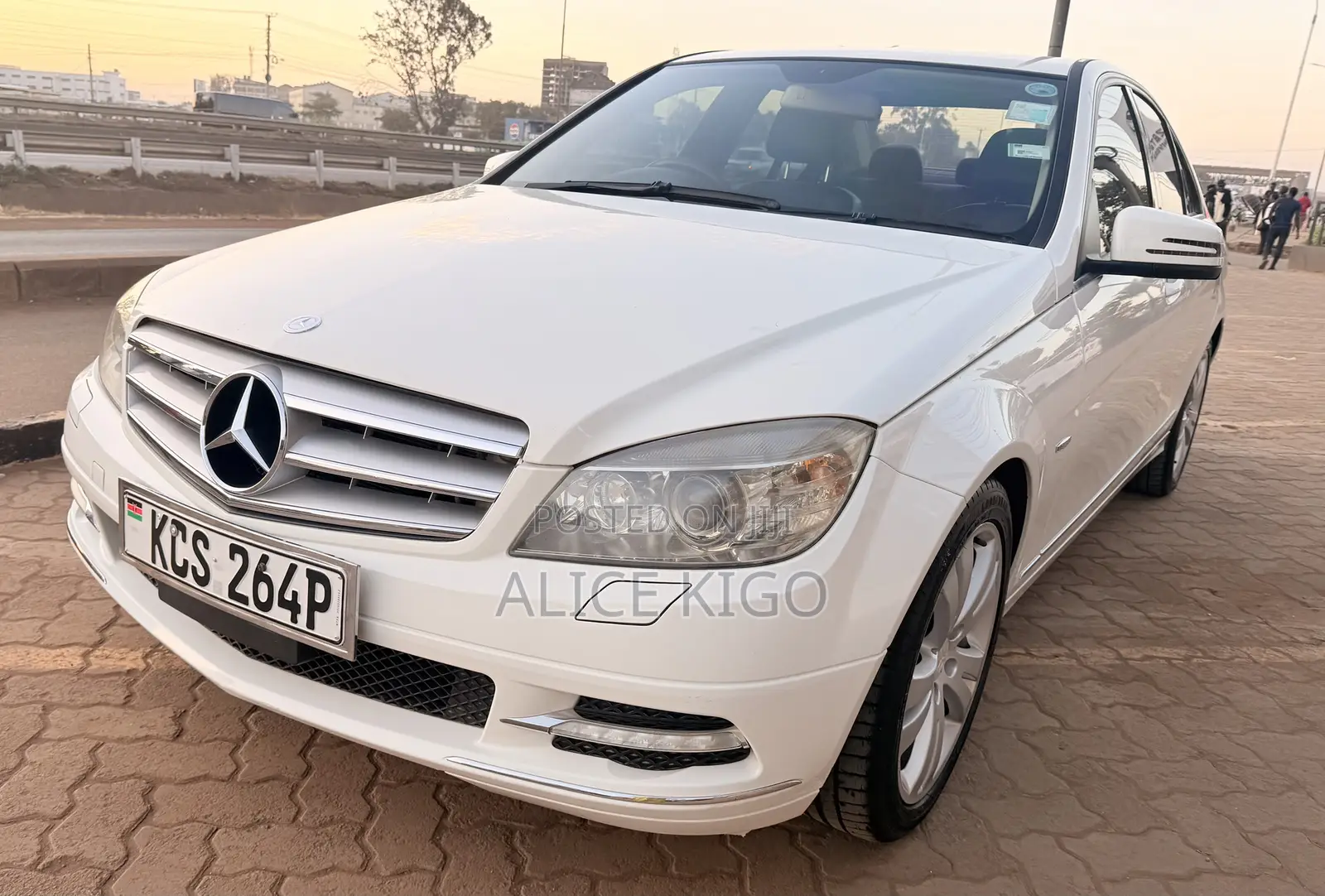 Mercedes-Benz C200 2011 White