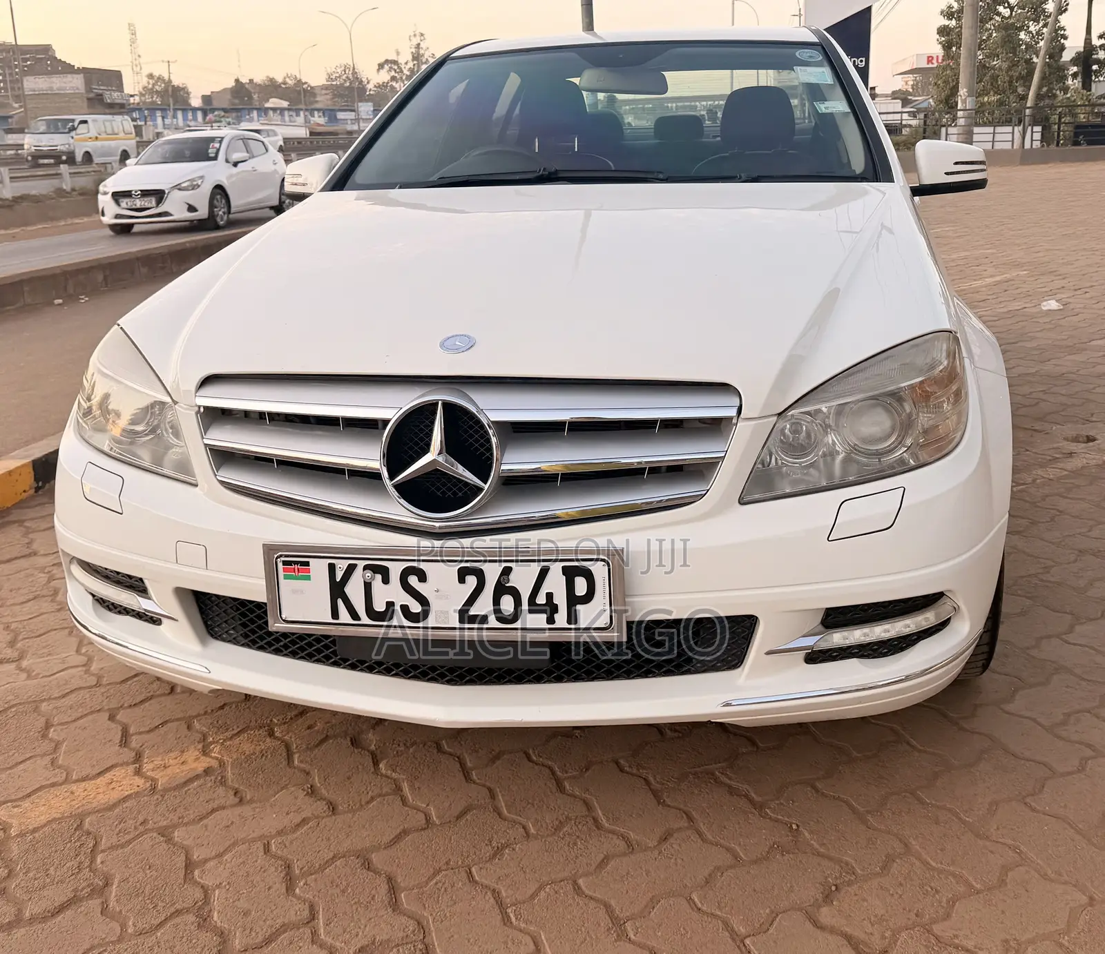 Mercedes-Benz C200 2011 White