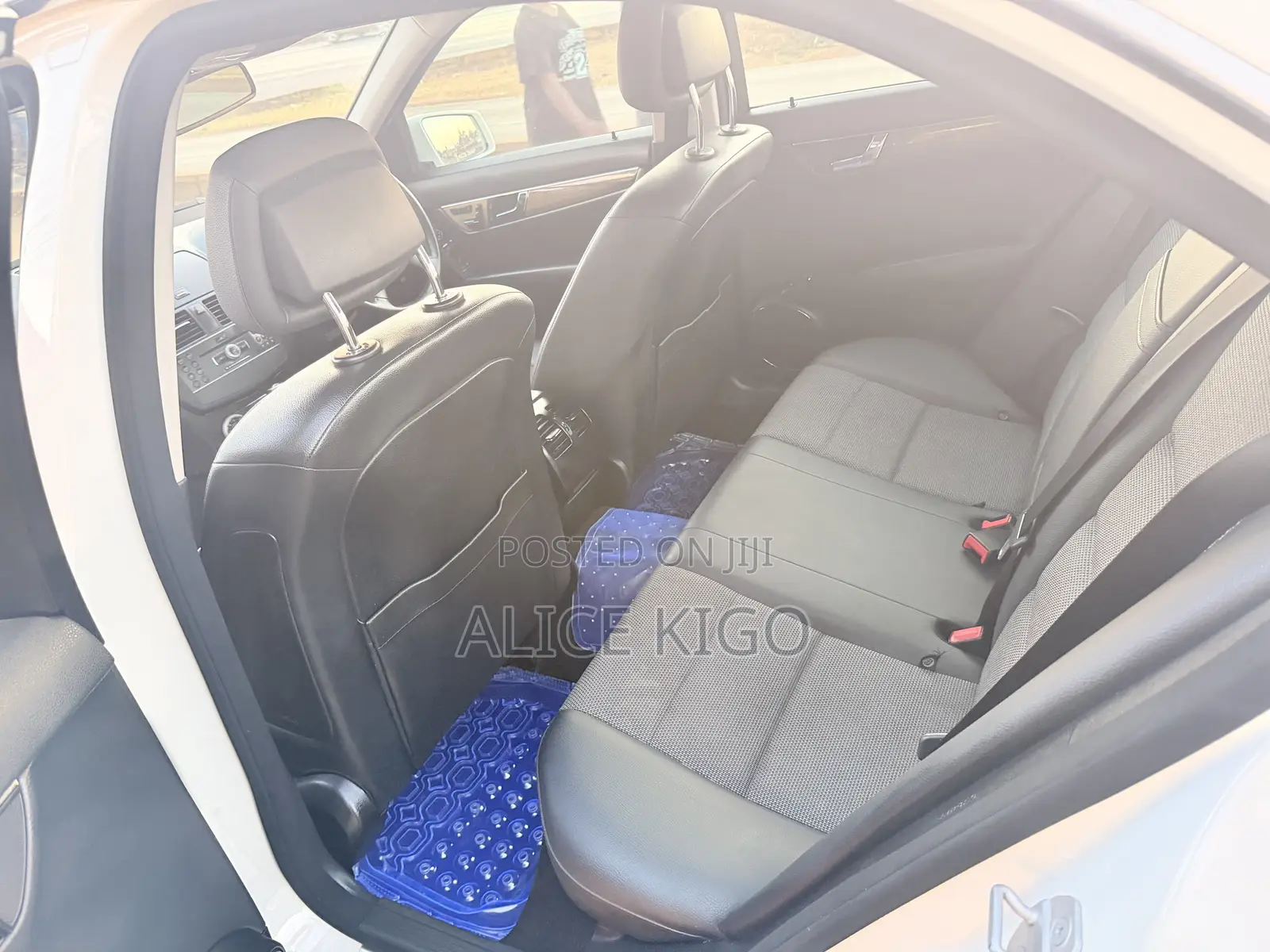 Mercedes-Benz C200 2011 White
