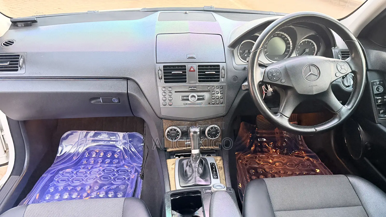 Mercedes-Benz C200 2011 White